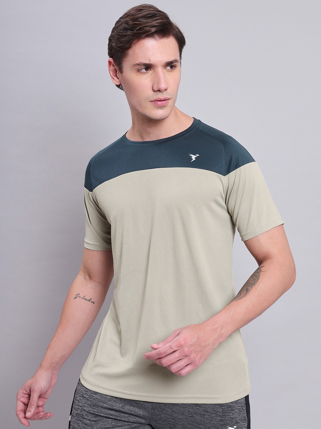 

Technosport Colourblocked Antimicrobial Slim Fit T-shirt, Beige