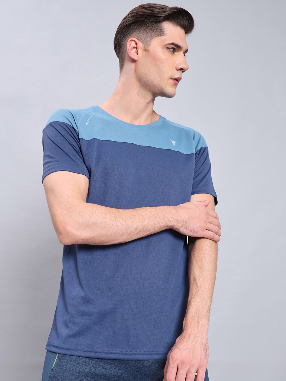 

Technosport Colourblocked Antimicrobial Slim Fit T-shirt, Navy blue