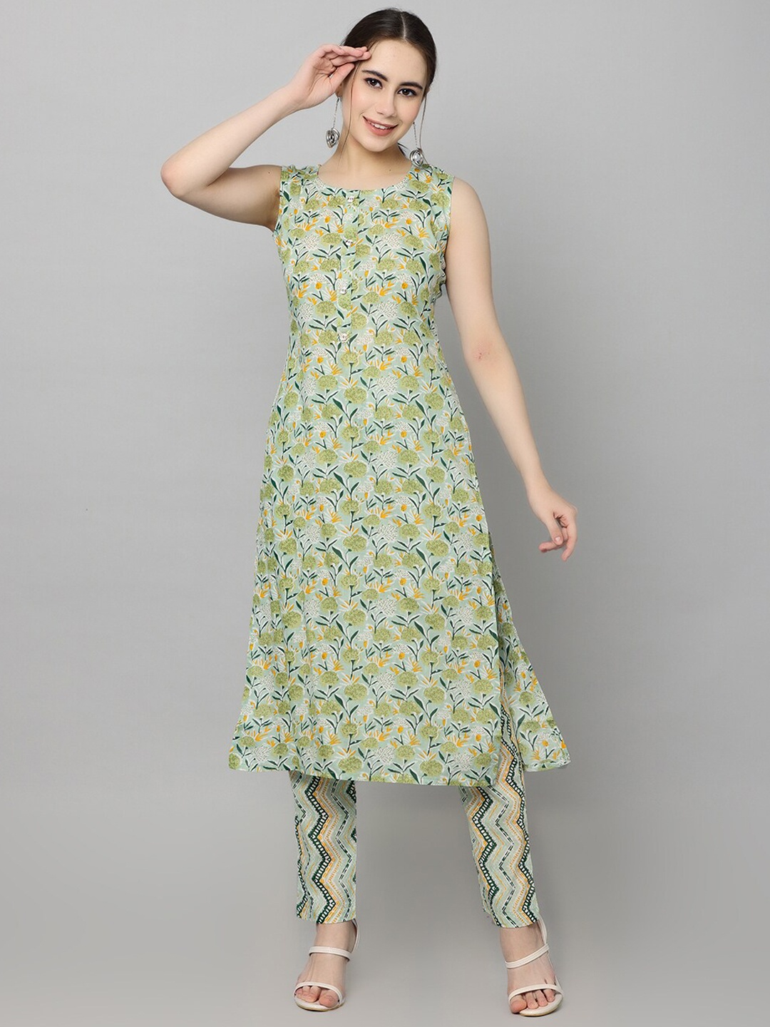 

NAYRA Floral Printed Sleeveless Pure Cotton Kurta With Trousers, Green