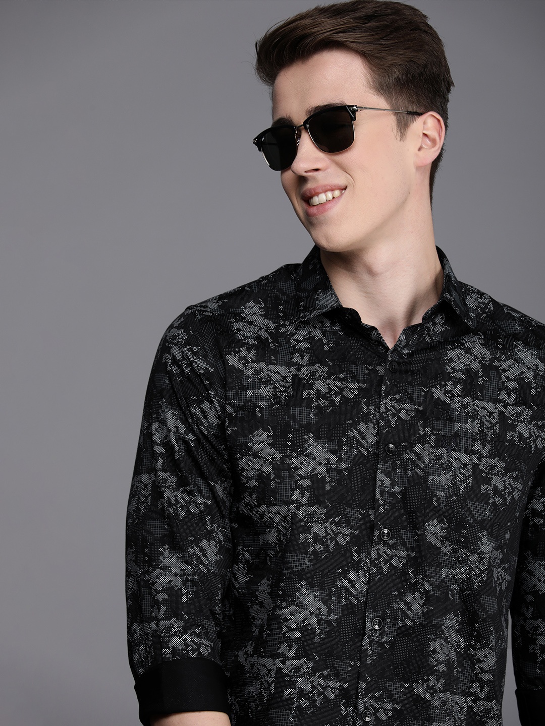 

Allen Solly Men Slim Fit Opaque Printed Pure Cotton Casual Shirt, Black
