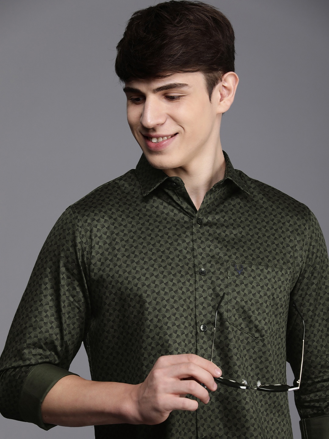 

Allen Solly Men Slim Fit Opaque Printed Pure Cotton Casual Shirt, Olive