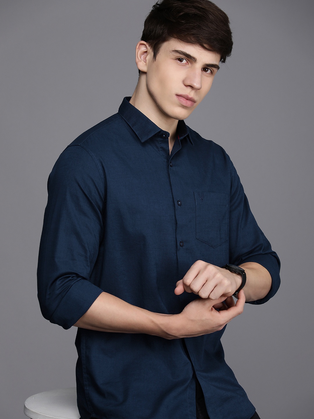 

Allen Solly Men Slim Fit Opaque Pure Cotton Casual Shirt, Navy blue