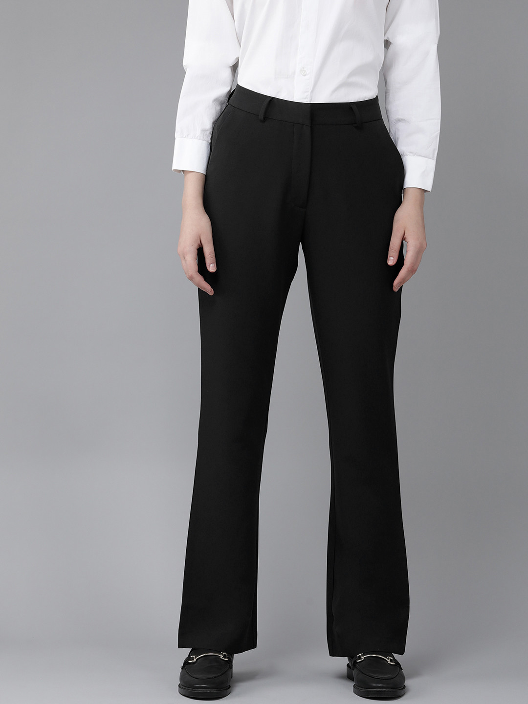 

Van Heusen Woman Solid Tapered Fit Trousers, Black