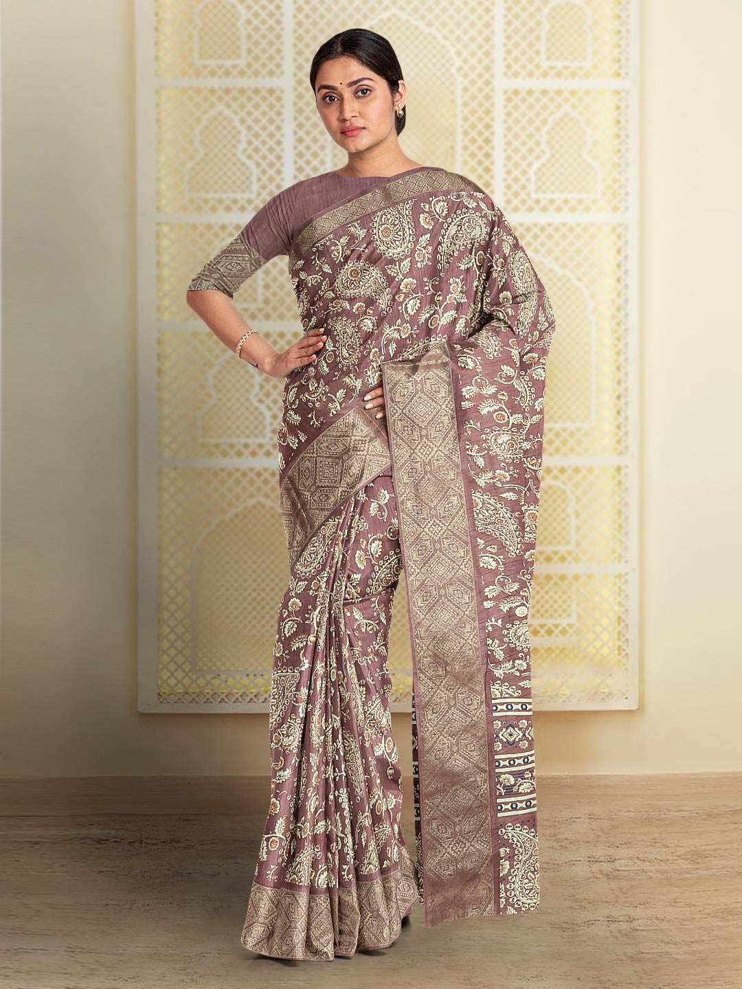 

Kalamandir Paisley Printed Saree, Purple