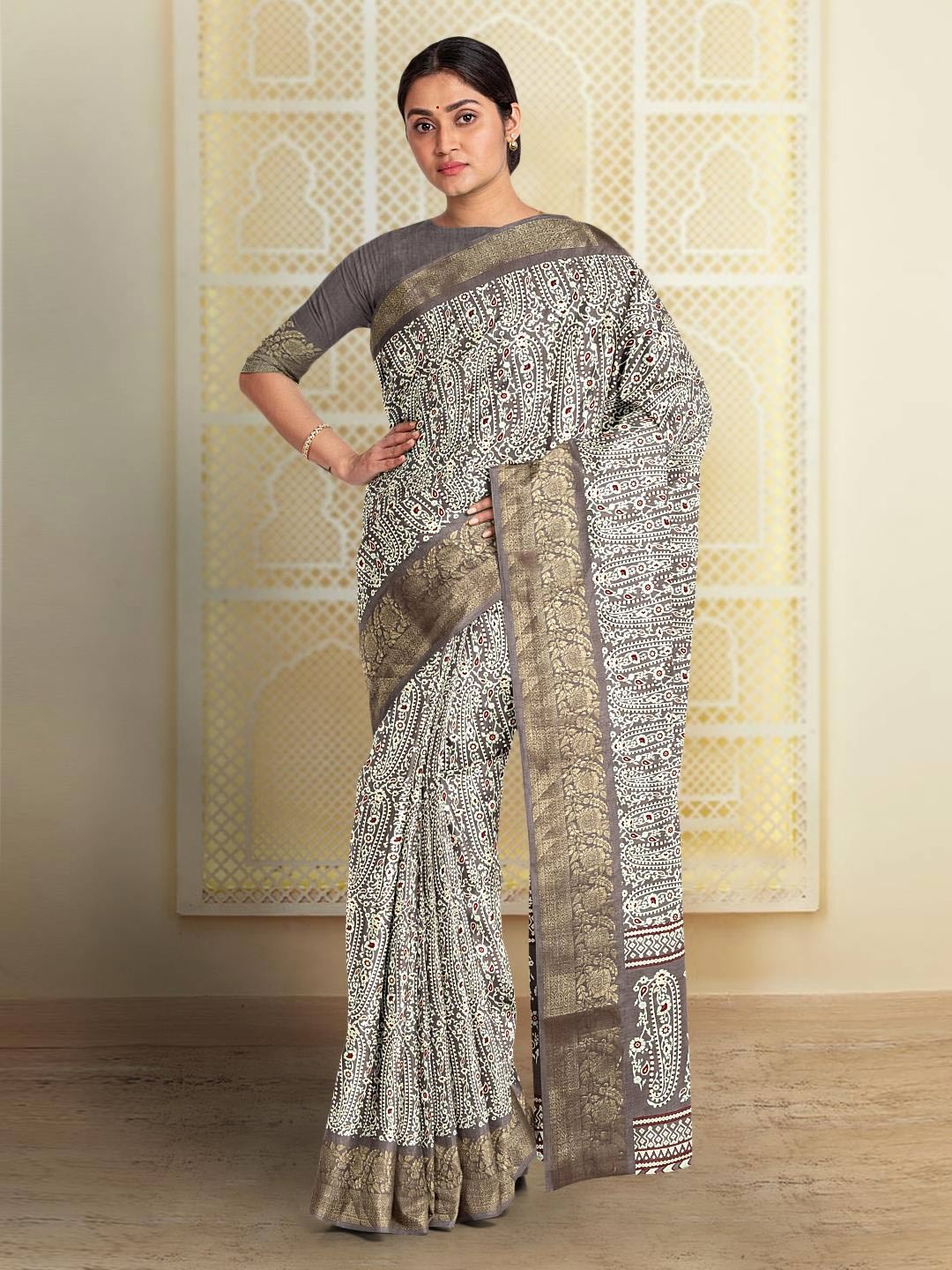 

Kalamandir Paisley Printed Saree, Brown