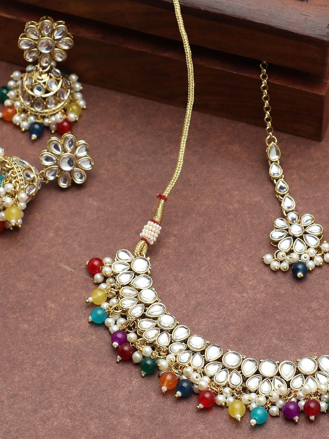 

SOHI Gold-Plated Kundan-Studded & Beaded Jewellery Set