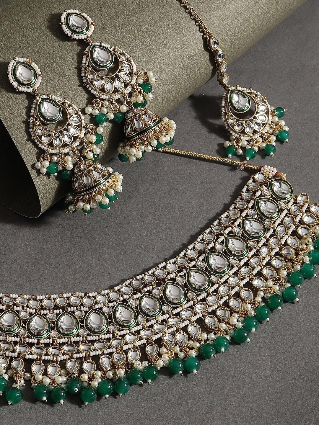 

SOHI Gold-Plated Kundan-Studded & Beaded Jewellery Set