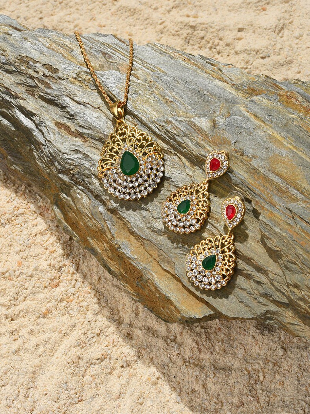 

SOHI Gold-Plated Stone-Studded Necklace & Earrings