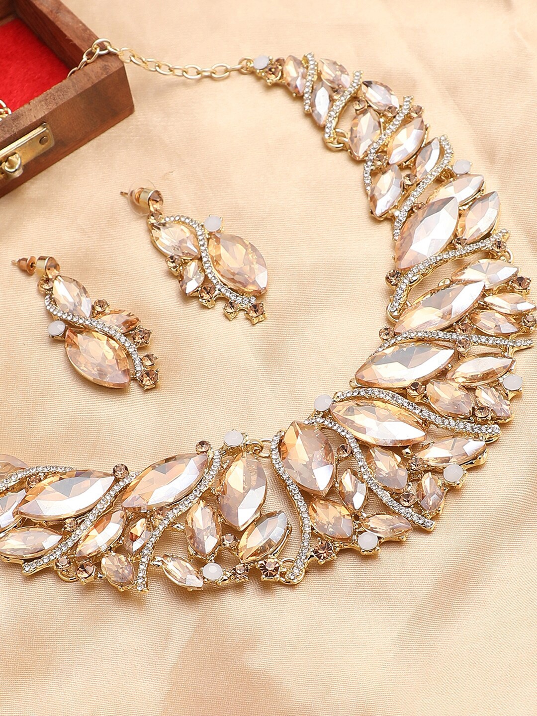 

SOHI Gold-Plated Stone-Studded Necklace & Earrings