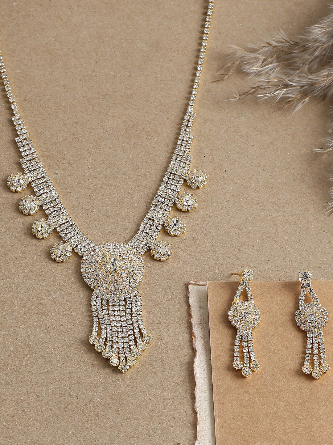 

SOHI Gold- Plated Stone-Studded Jewellery Set