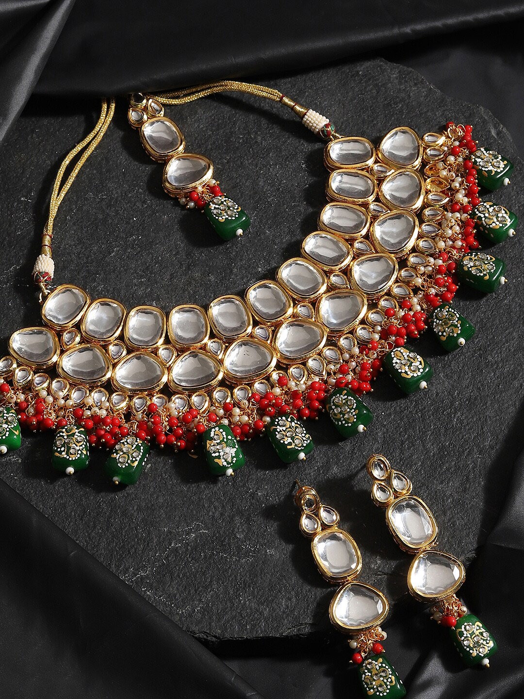 

SOHI Gold-Plated Stone-Studded & Beaded Necklace & Earrings