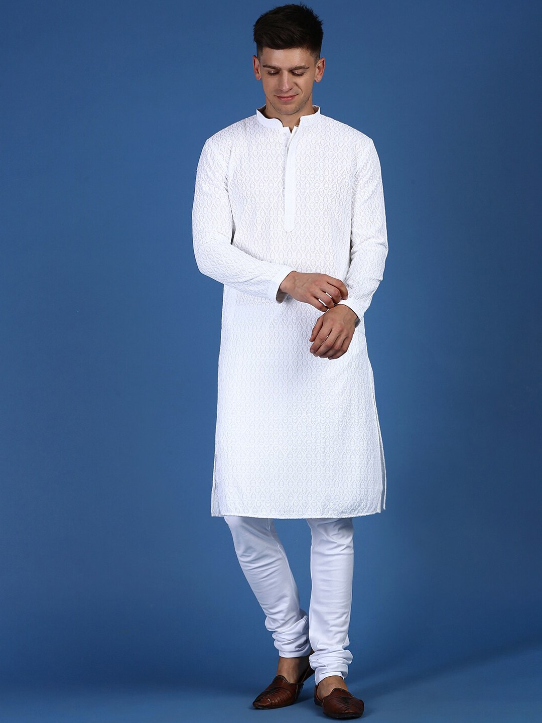 

Sanwara Chikankari Embroidered Pure Cotton Kurta with Pyjama, White