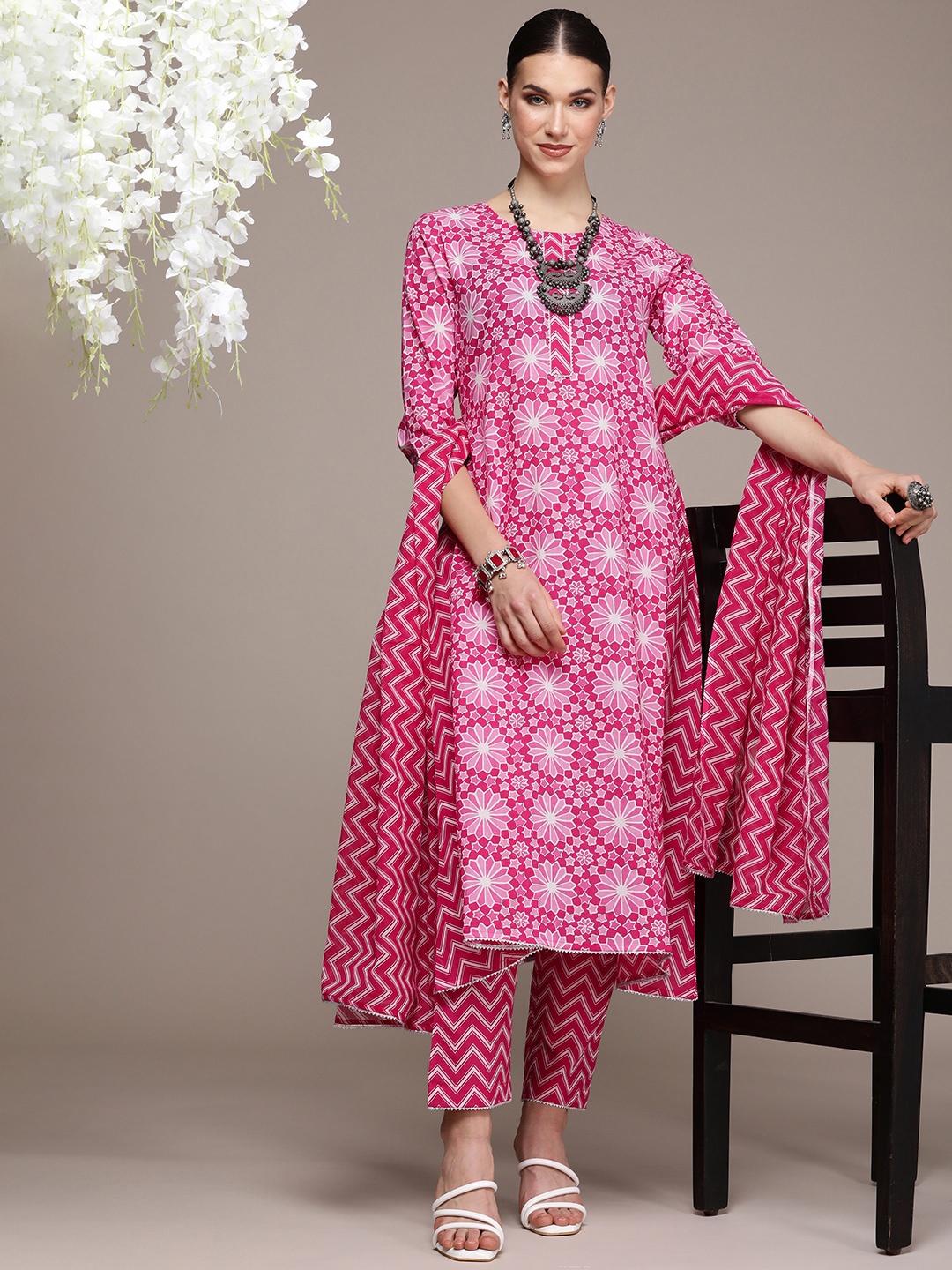 

Navibhu Printed Regular Gotta Patti Pure Cotton Kurta With Trousers & Dupatta, Pink