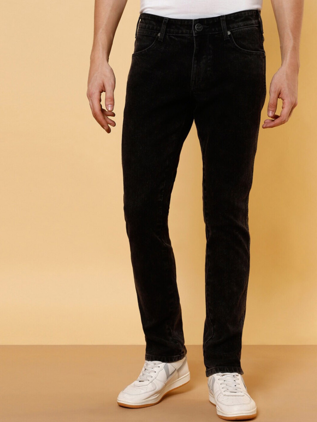 

Wrangler Men Skanders Slim Fit Low-Rise Stretchable Cotton Jeans, Black