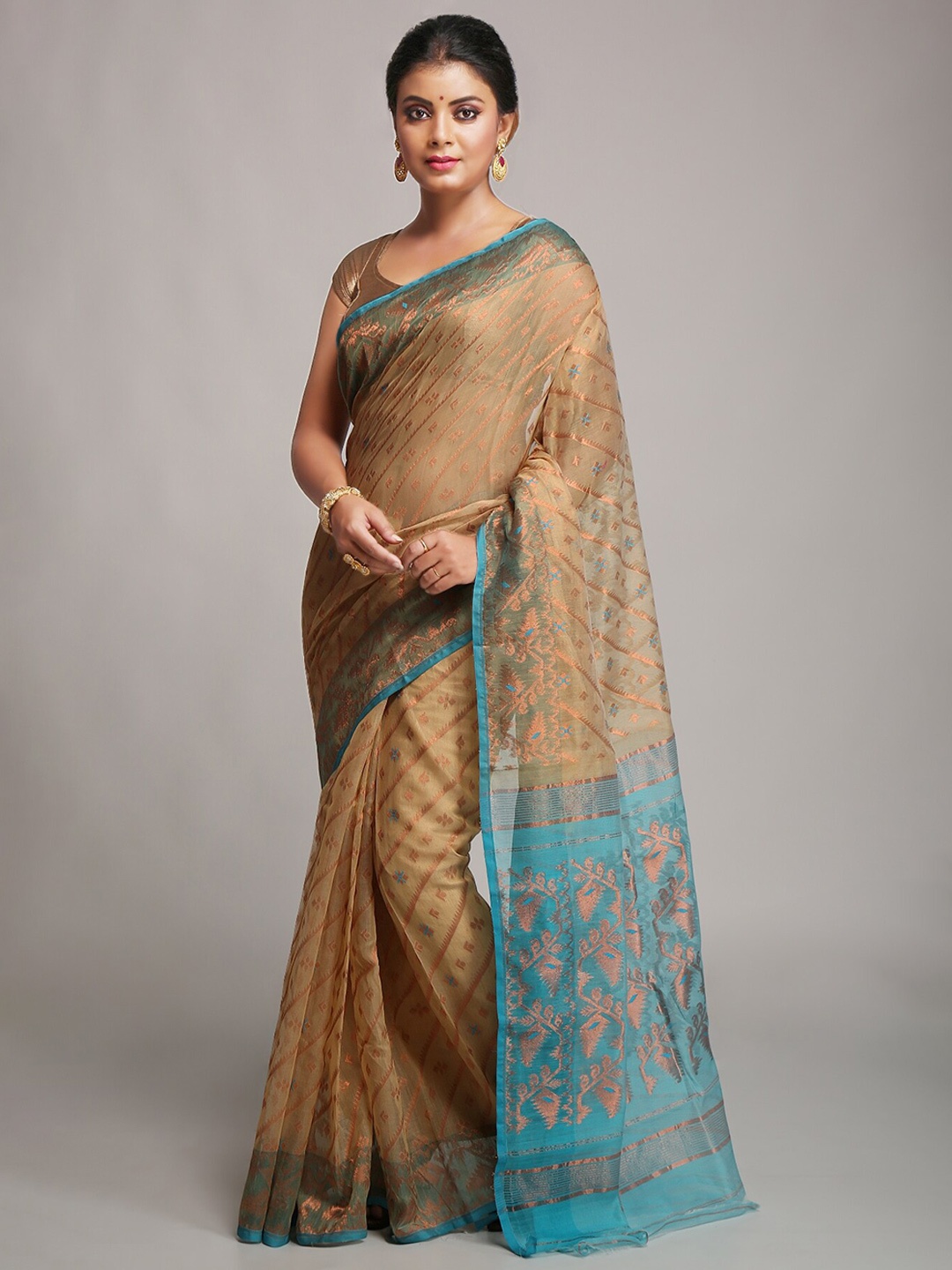 

WoodenTant Woven Design Zari Silk Cotton Jamdani Saree, Beige