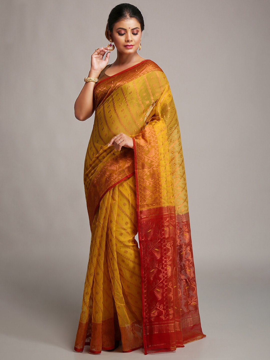 

WoodenTant Woven Design Silk Cotton Jamdani Saree, Yellow