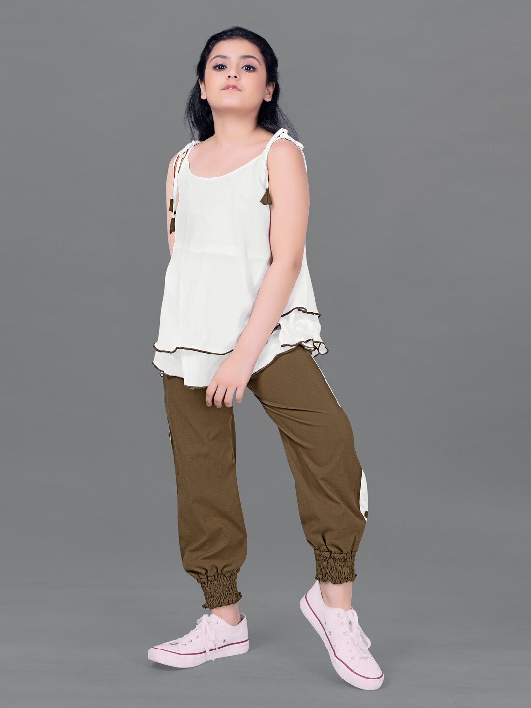 

FASHION DREAM Girls Top With Joggers, White