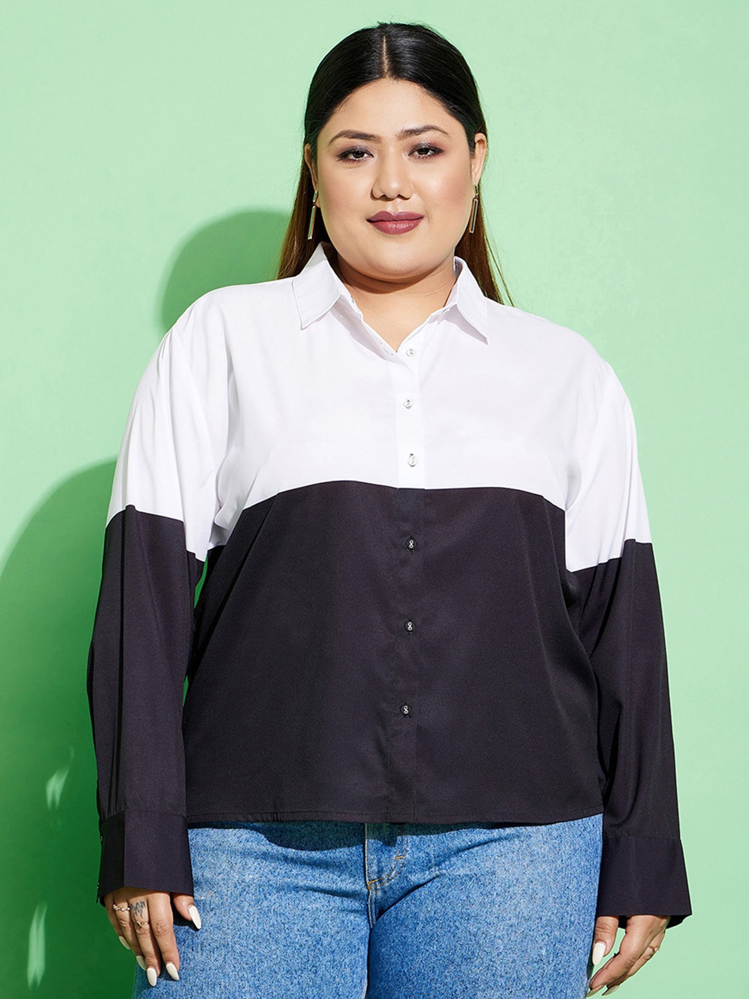 

SASSAFRAS Curve Plus Size Black Comfort Colourblocked Casual Shirt