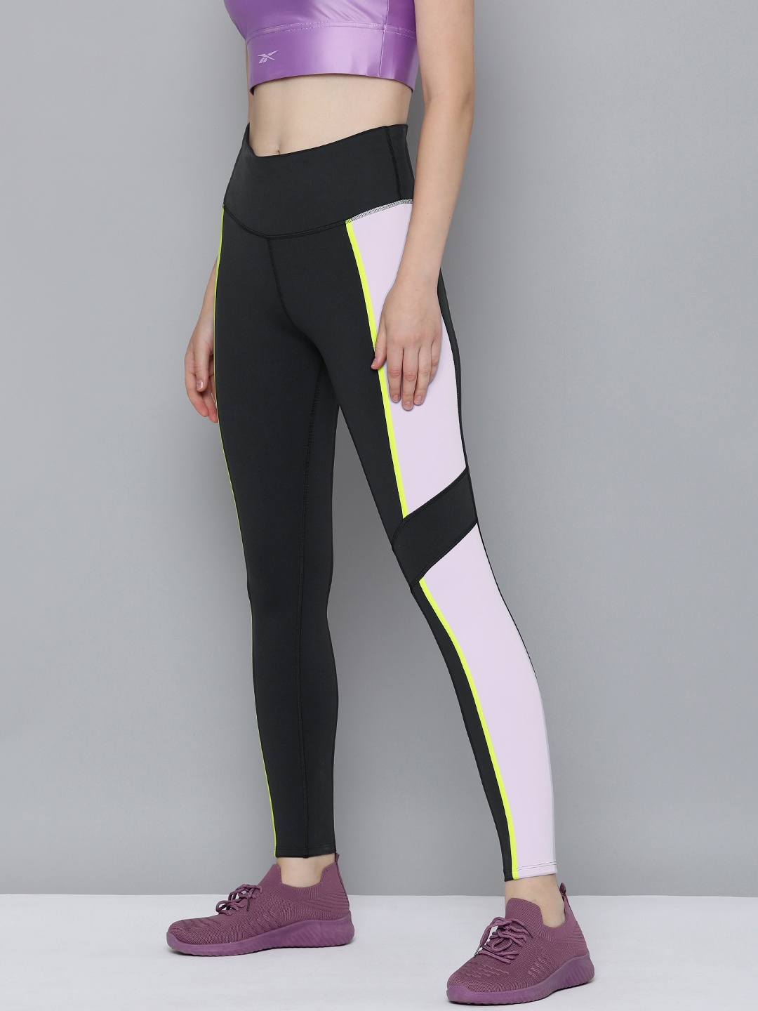 

Reebok Women Colourblocked Ankle Length Sports Tights, Black