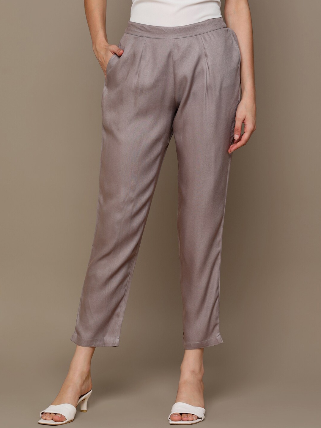 

HERE&NOW Women Grey Mid-Rise Cropped Cigarette Trousers