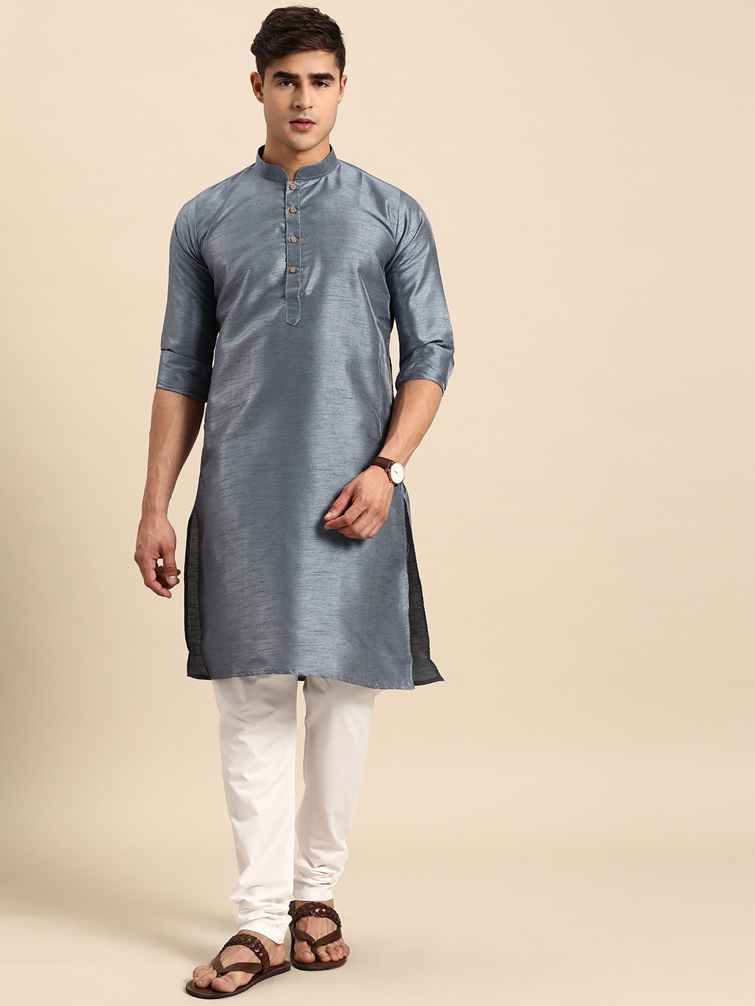 

RAJUBHAI HARGOVINDAS Men Mandarin Collar Pure Silk Kurta, Grey