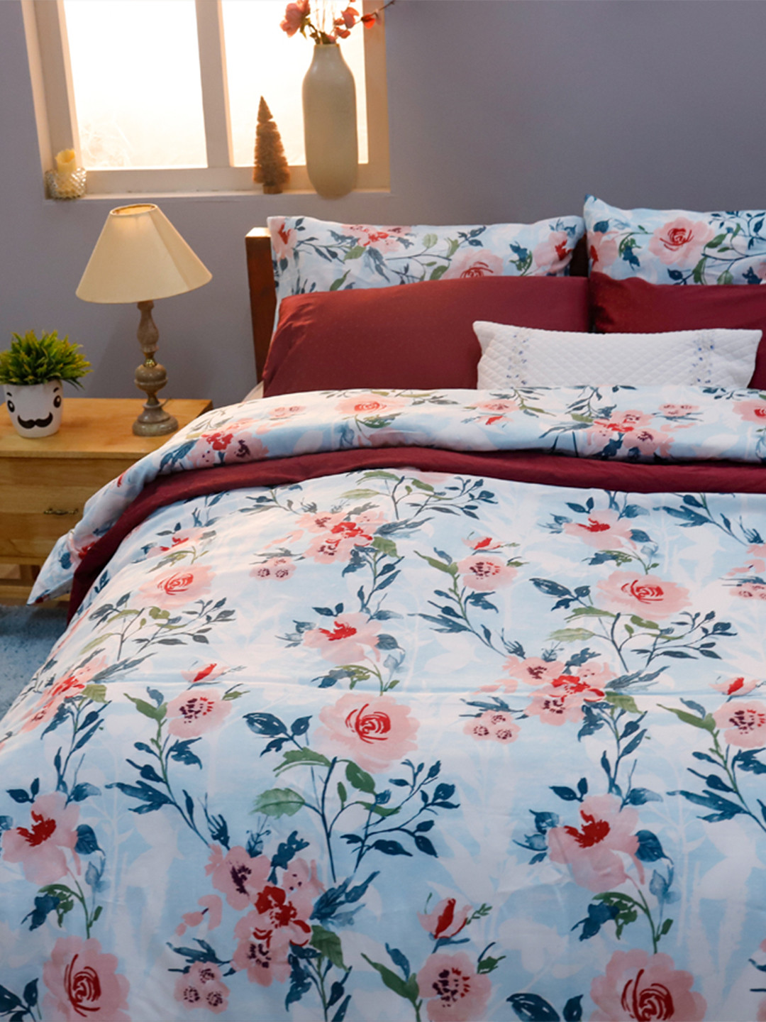 

BLUE DAHLIA White & Pink Floral Pure Cotton 250 TC Queen Bedsheet With 2 Pillow Covers