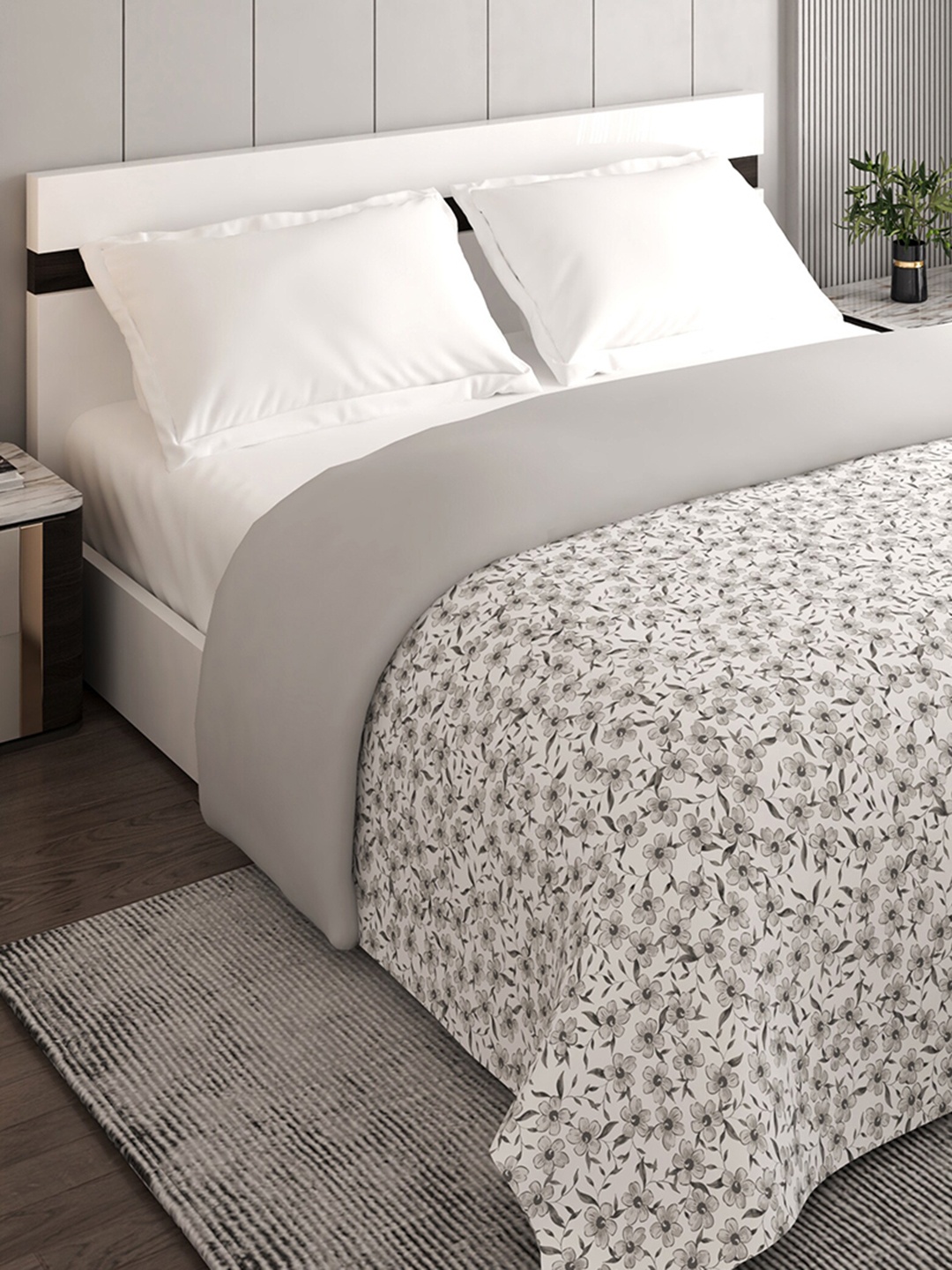 

Home Centre Grey & White Floral Summer 150 GSM Cotton Double Bed Comforter