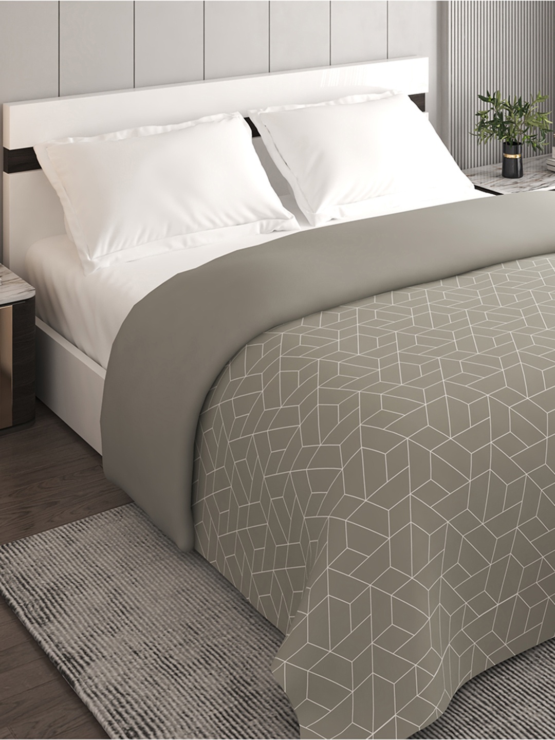 

Home Centre Grey &White Geometric Summer 150 GSM Cotton Double Bed Comforter
