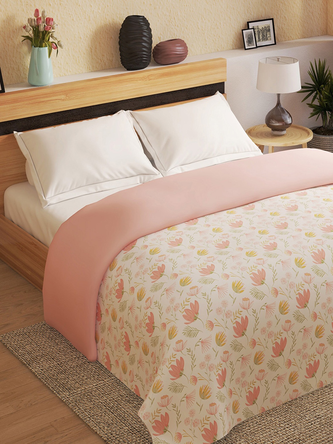 

Home Centre White & Peach Floral Printed Summer 150 GSM Cotton Double Bed Comforter