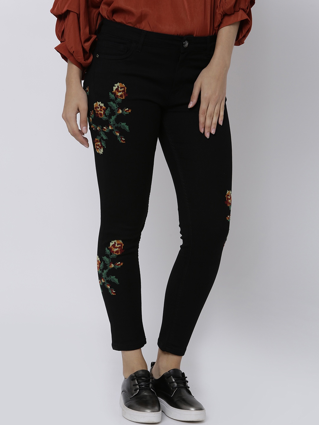 

Tokyo Talkies Women Black Skinny Fit Mid-Rise Stretchable Jeans