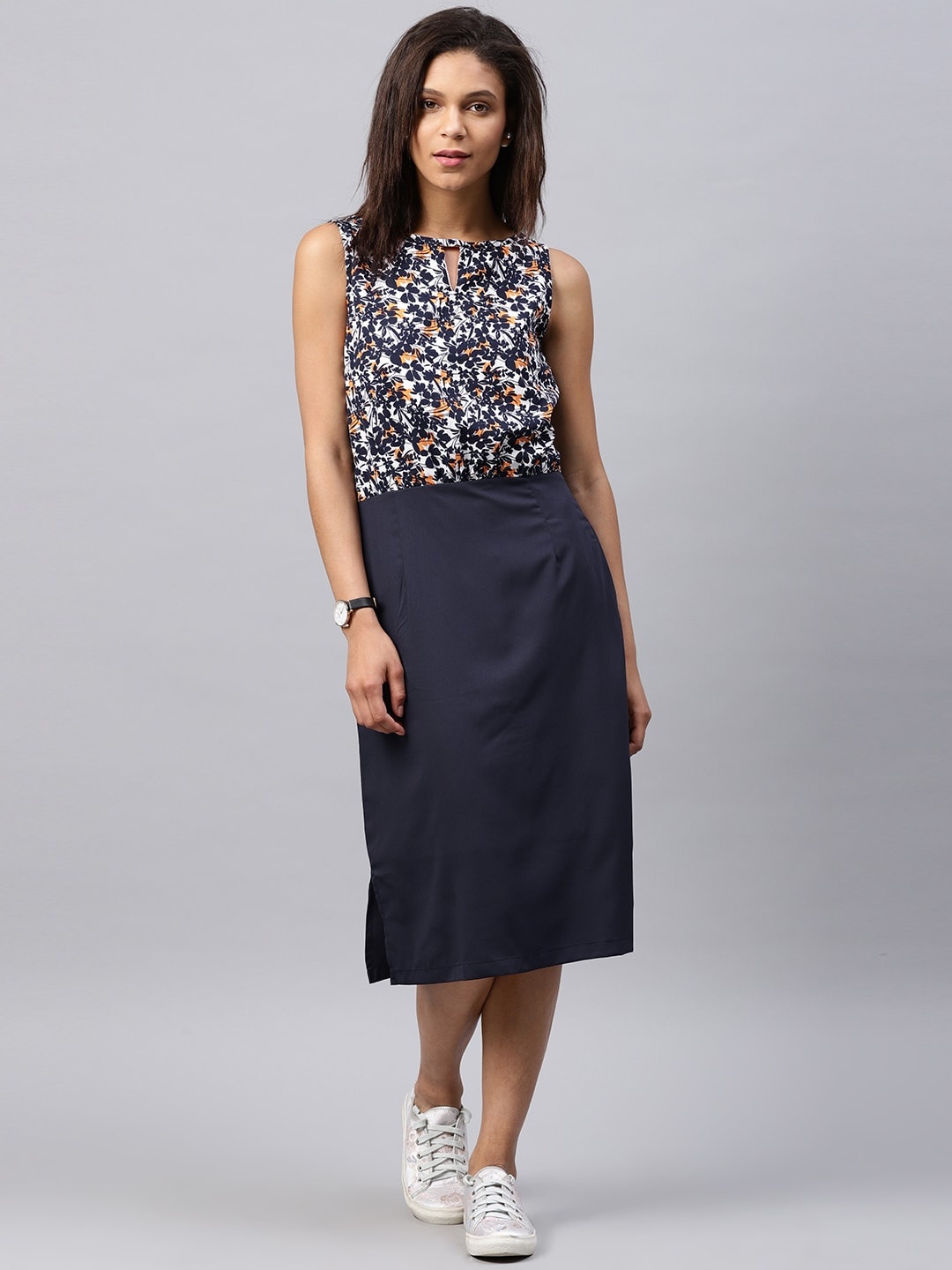 

Tokyo Talkies Navy Floral Printed Sheath Dress, Navy blue