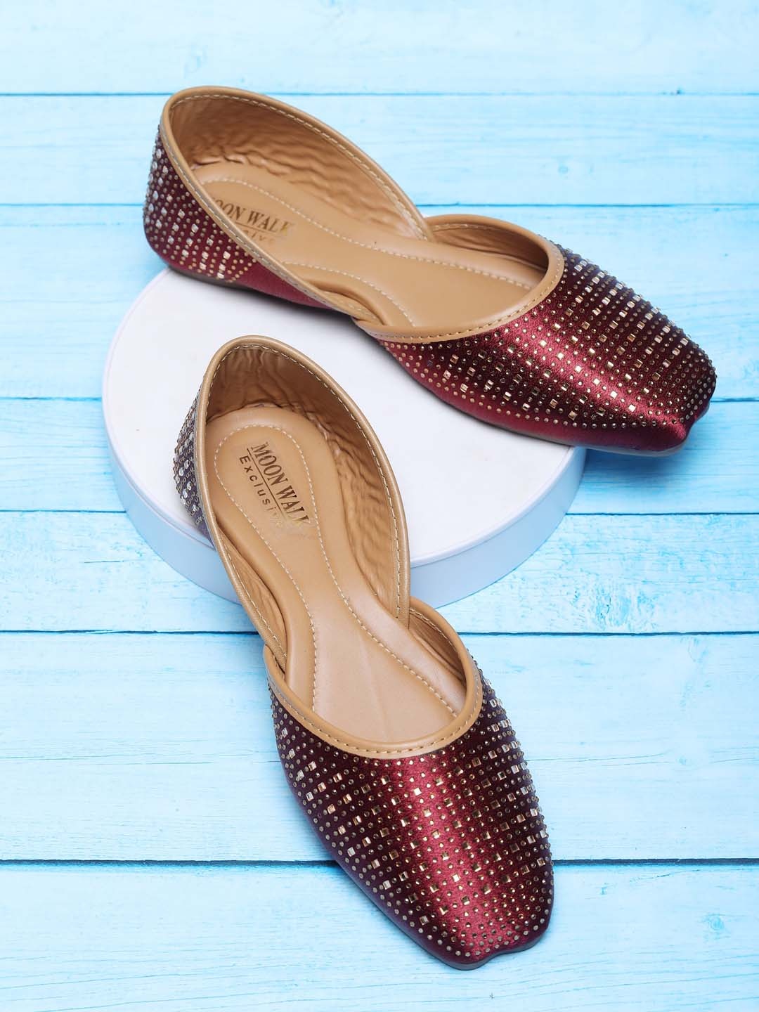 

Moonwalk Women Embellished Ethnic Mojaris, Maroon