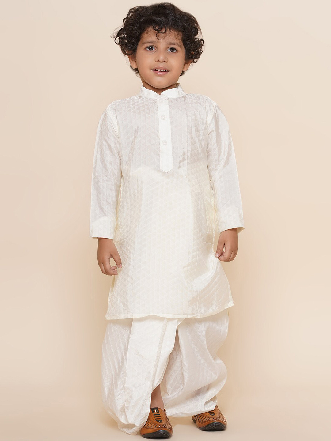 

Sethukrishna Boys Mandarin Collar Abstract Printed Kurta with Dhoti Pants, White