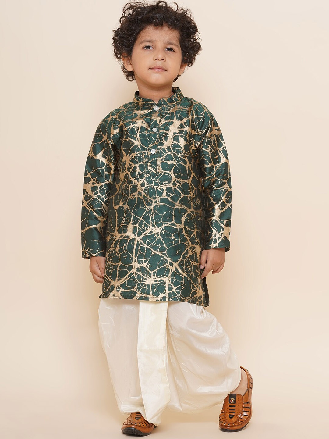 

Sethukrishna Boys Mandarin Collar Abstract Printed Kurta with Dhoti Pants, Green