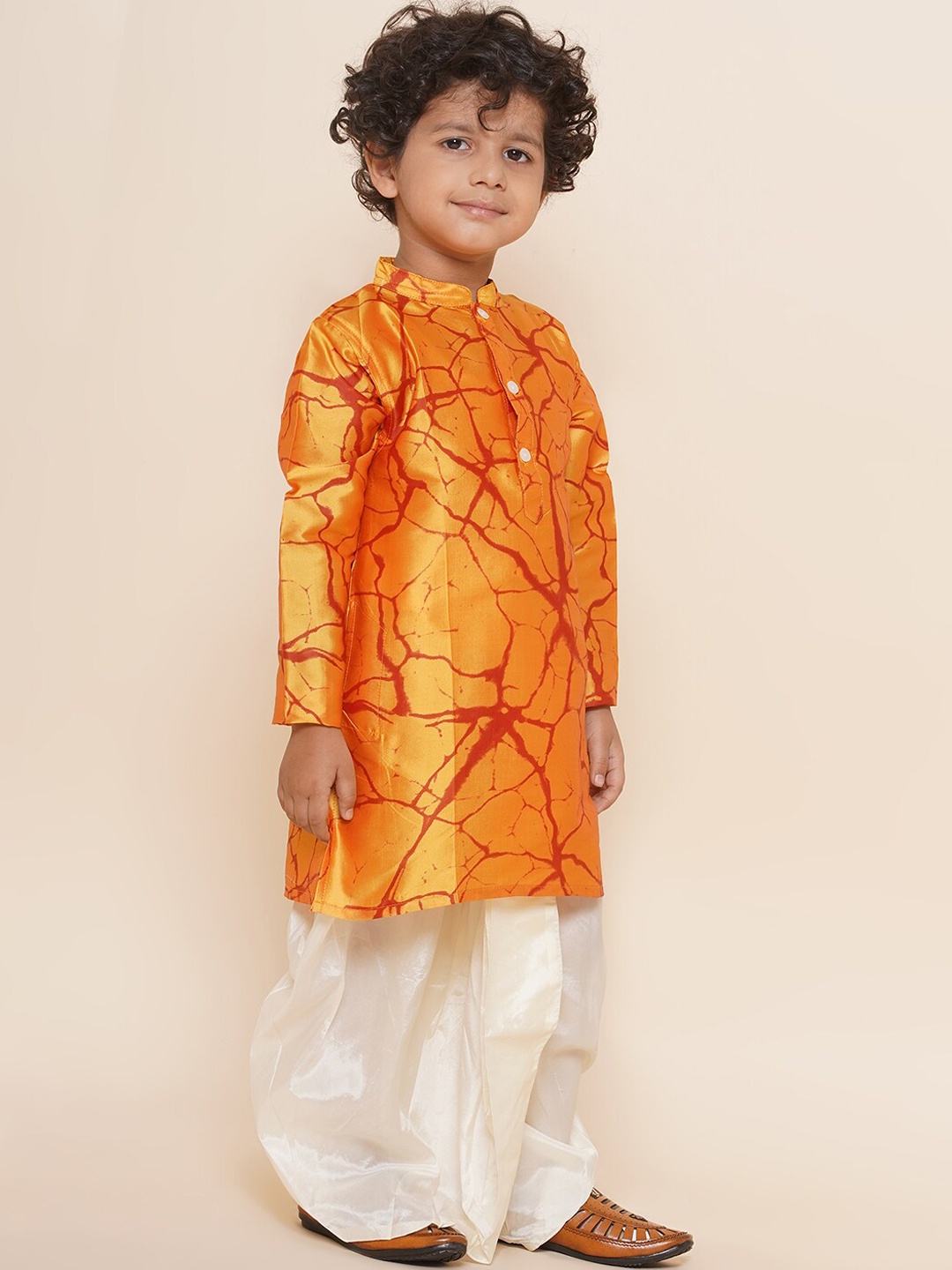 

Sethukrishna Boys Mandarin Collar Abstract Printed Kurta with Dhoti Pants, Yellow