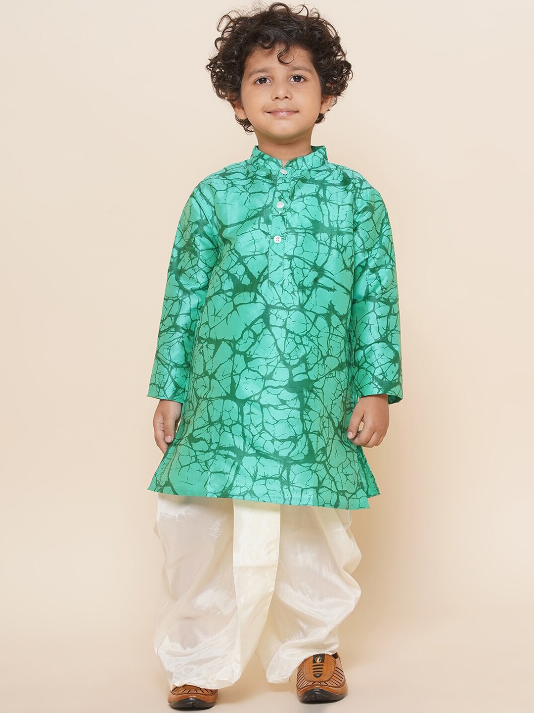 

Sethukrishna Boys Mandarin Collar Abstract Printed Kurta with Dhoti Pants, Green