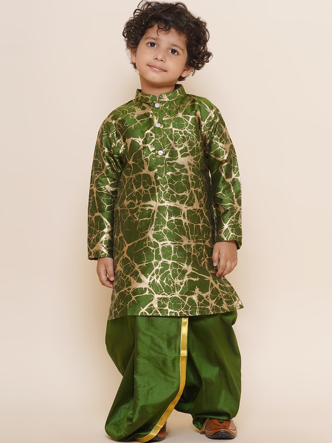 

Sethukrishna Boys Mandarin Collar Abstract Printed Kurta with Dhoti Pants, Olive