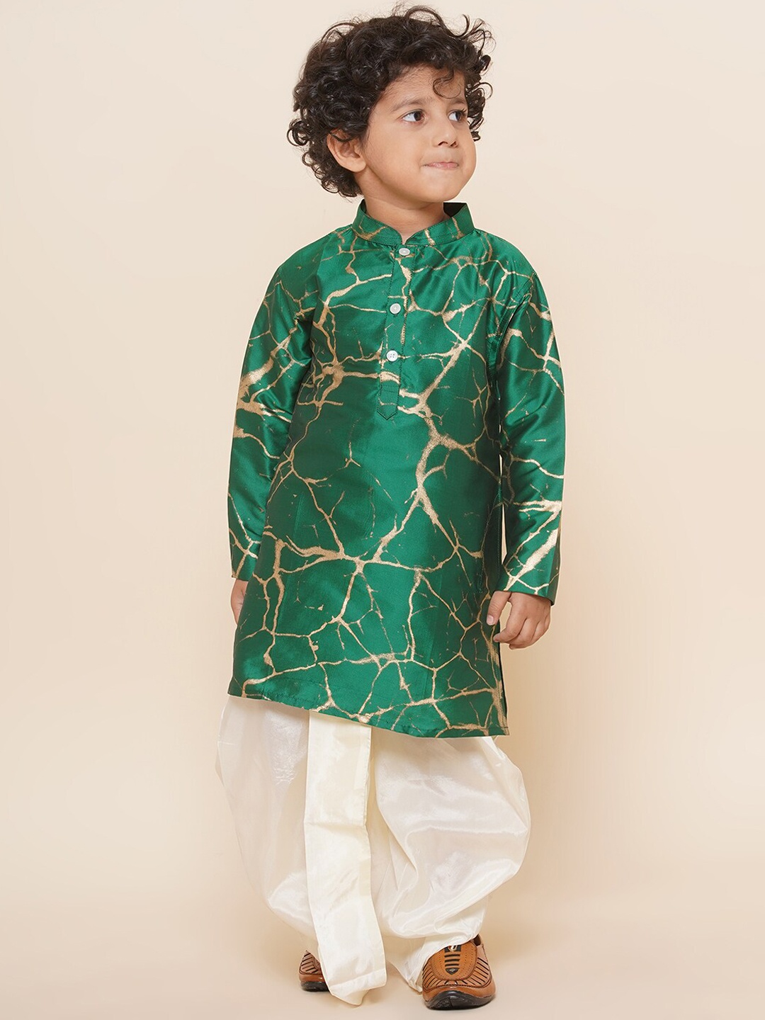 

Sethukrishna Boys Mandarin Collar Abstract Printed Kurta with Dhoti Pants, Green