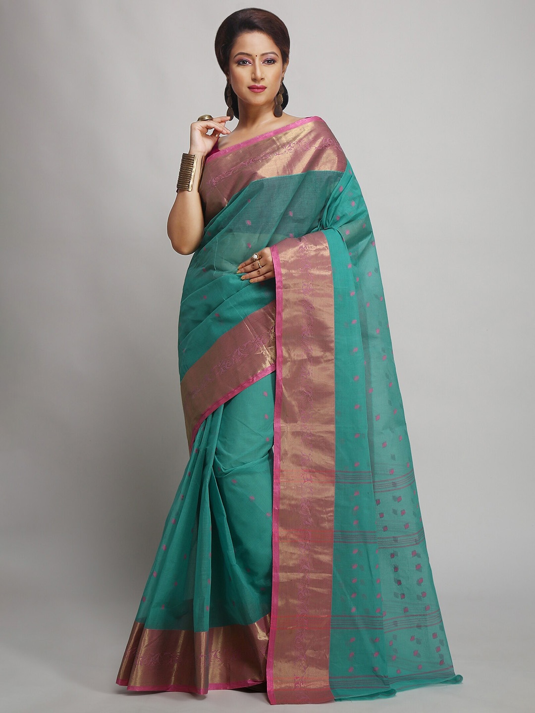 

WoodenTant Ethnic Motif Pure Cotton Taant Zari Saree, Beige