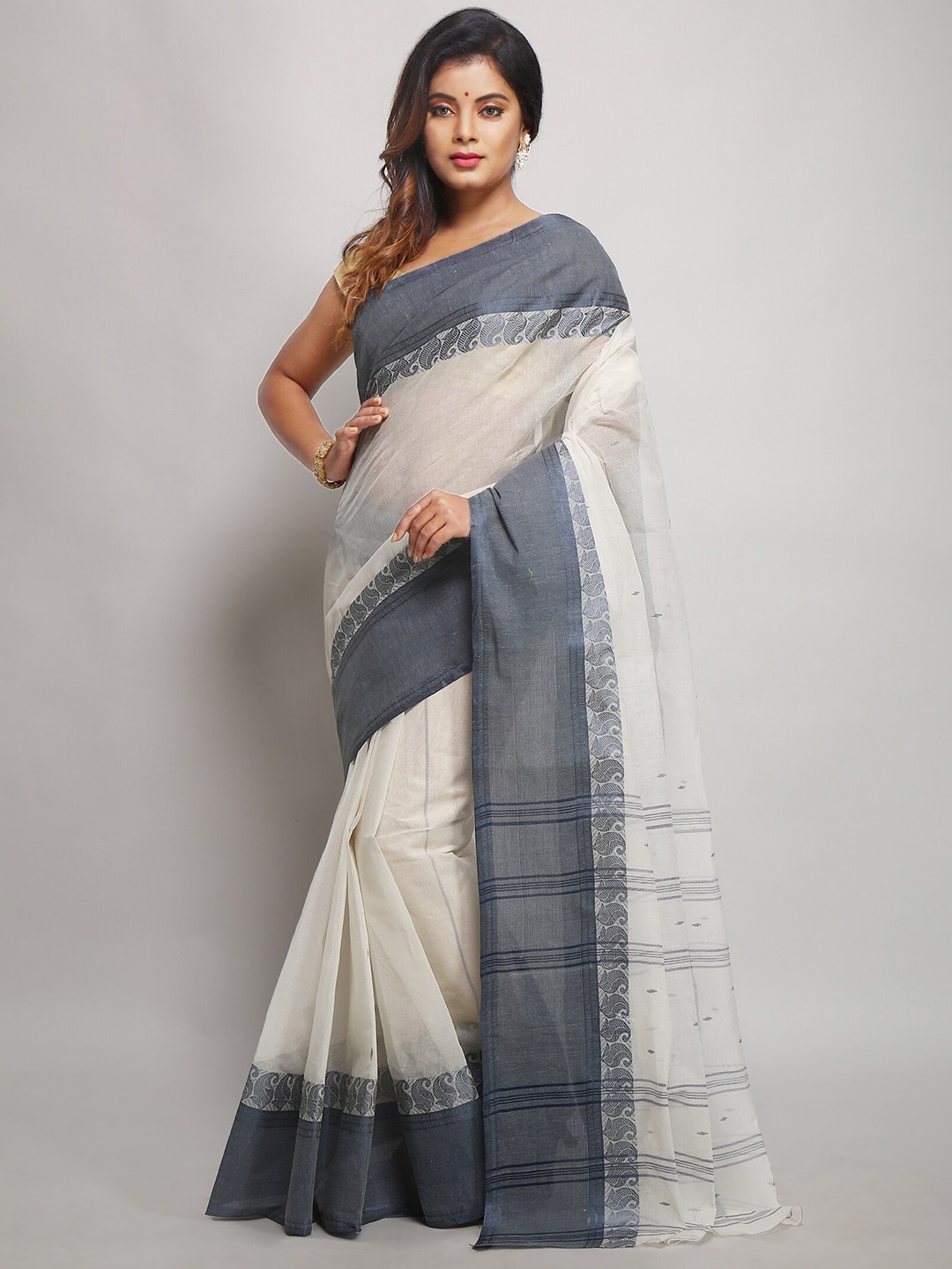 

WoodenTant Pure Cotton Taant Saree With Contrast Border, White