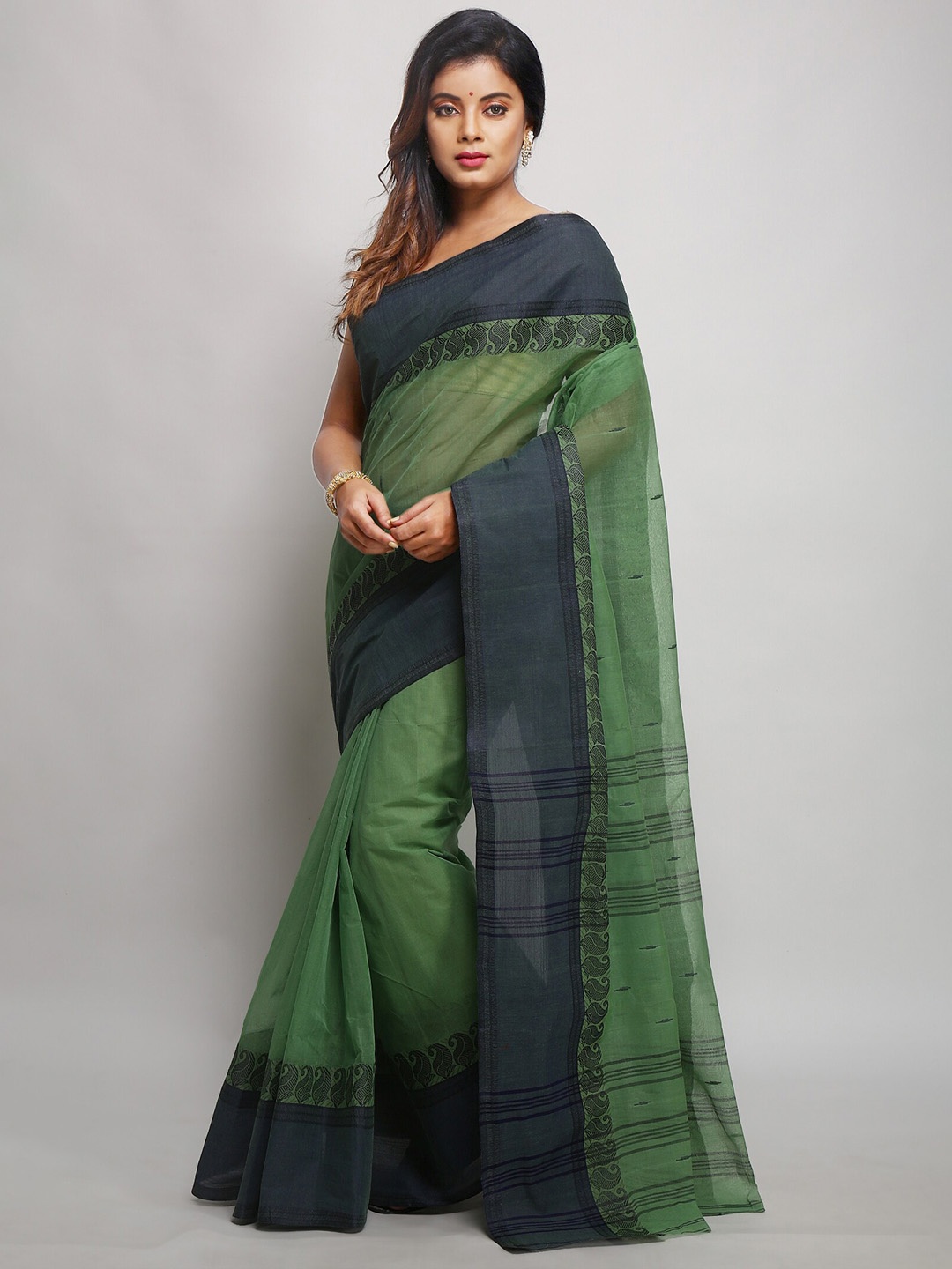 

WoodenTant Paisley Pure Cotton Taant Saree, Green