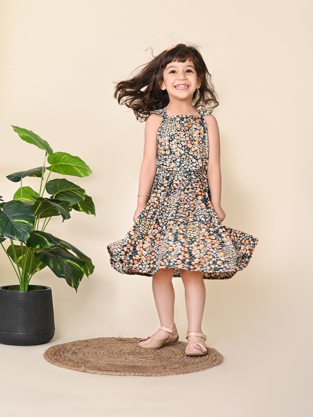 

LilPicks Girls Abstract Printed Fit & Flare Cotton Midi Dress, Black