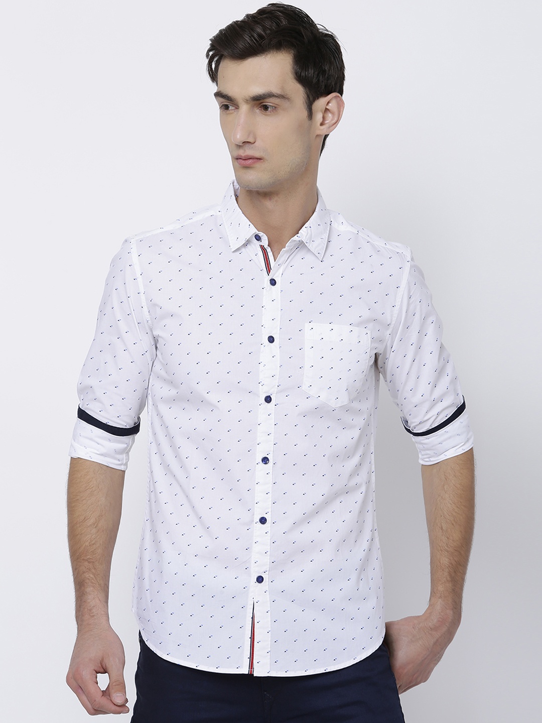 

Black coffee Men White Slim Fit Printed Casual Shirt