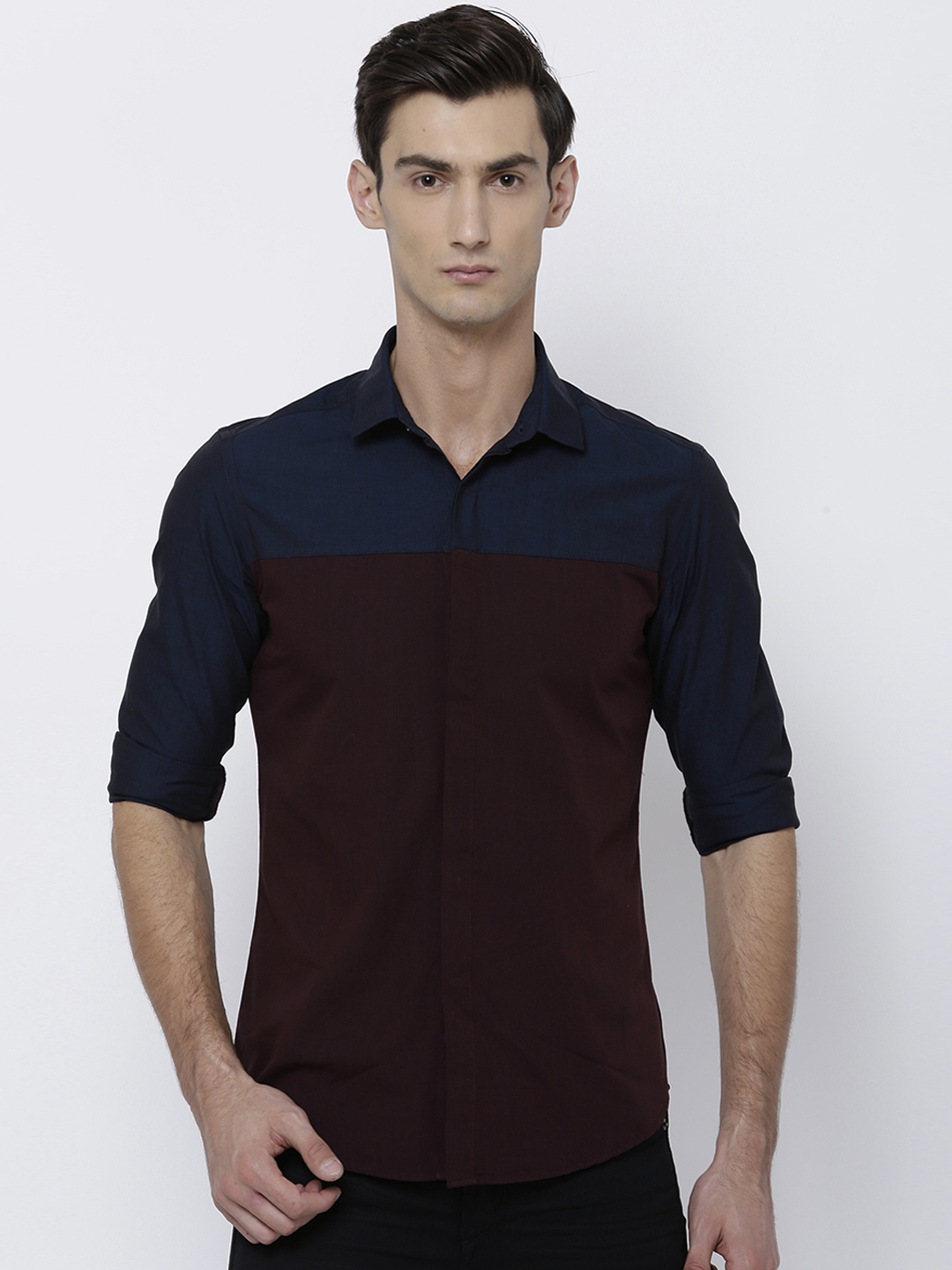 

Black coffee Men Navy Blue & Maroon Slim Fit Solid Casual Shirt