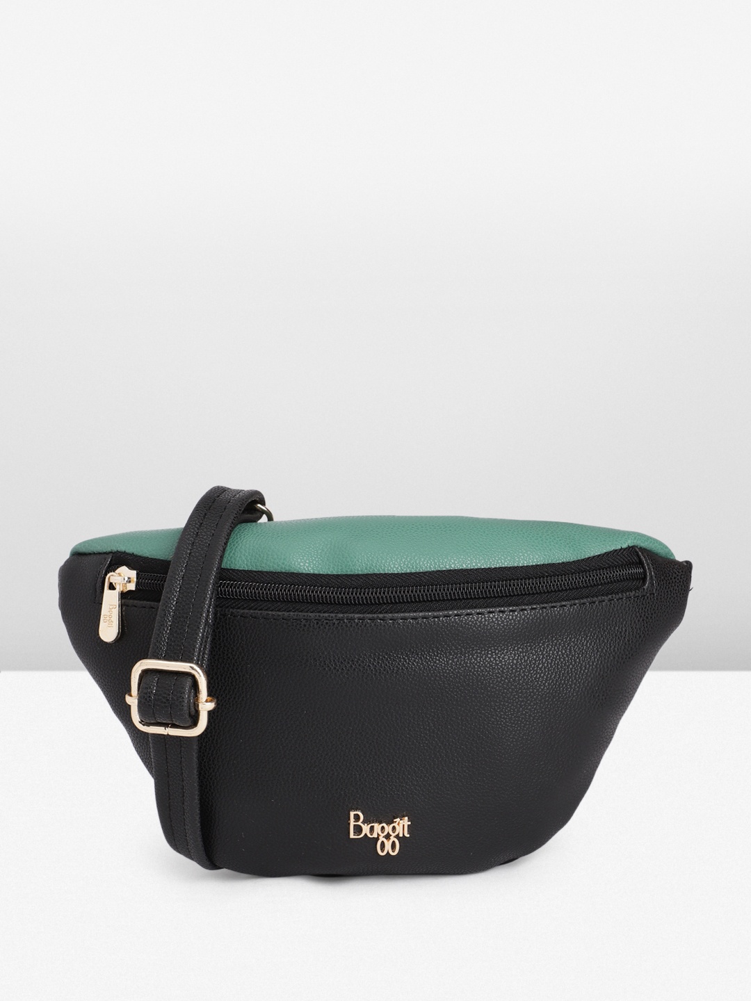 

Baggit Colourblocked Structured Sling Bag, Black