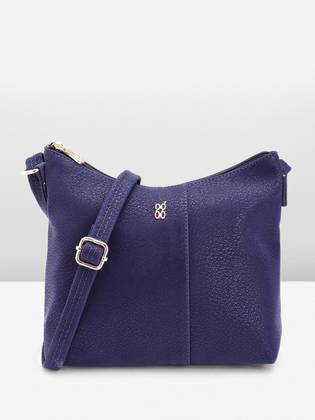 

Baggit Women Solid Sling Bag, Blue