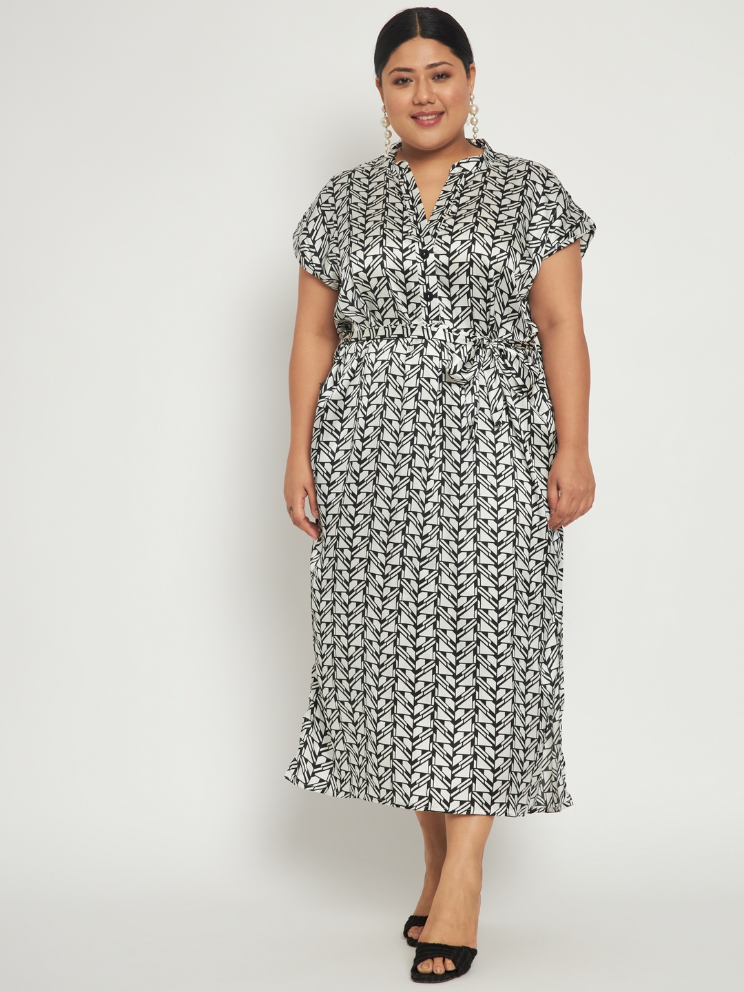 

HERE&NOW Plus Size Black & White Geometric Print Satin A-Line Midi Dress