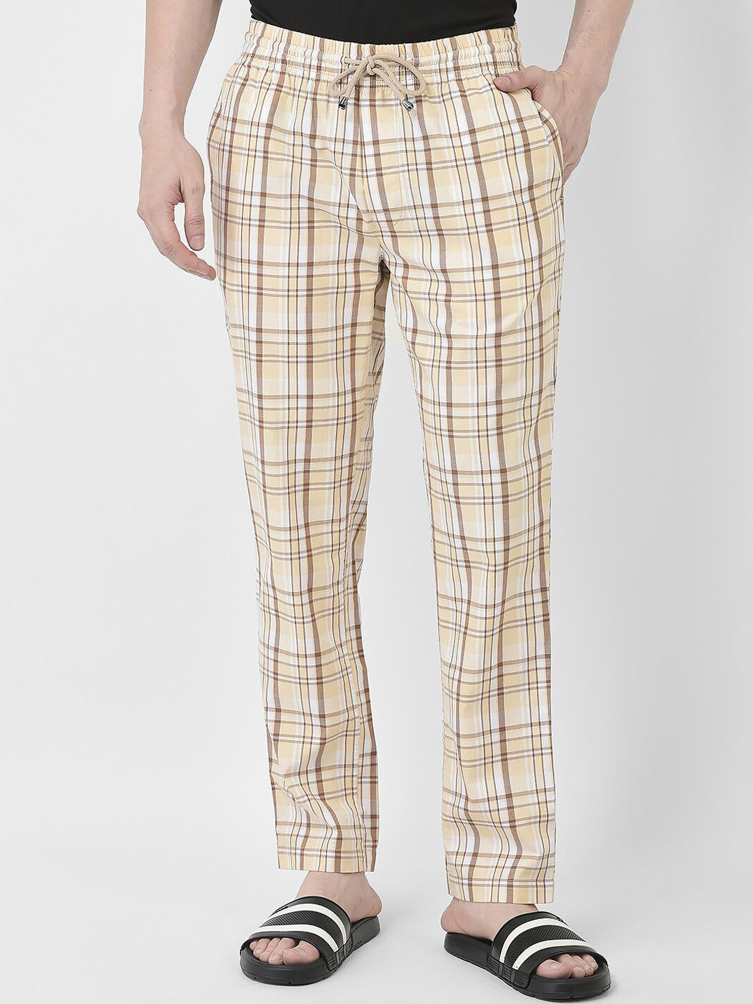 

Crimsoune Club Men Checkered Pure Cotton Lounge Pants, Cream