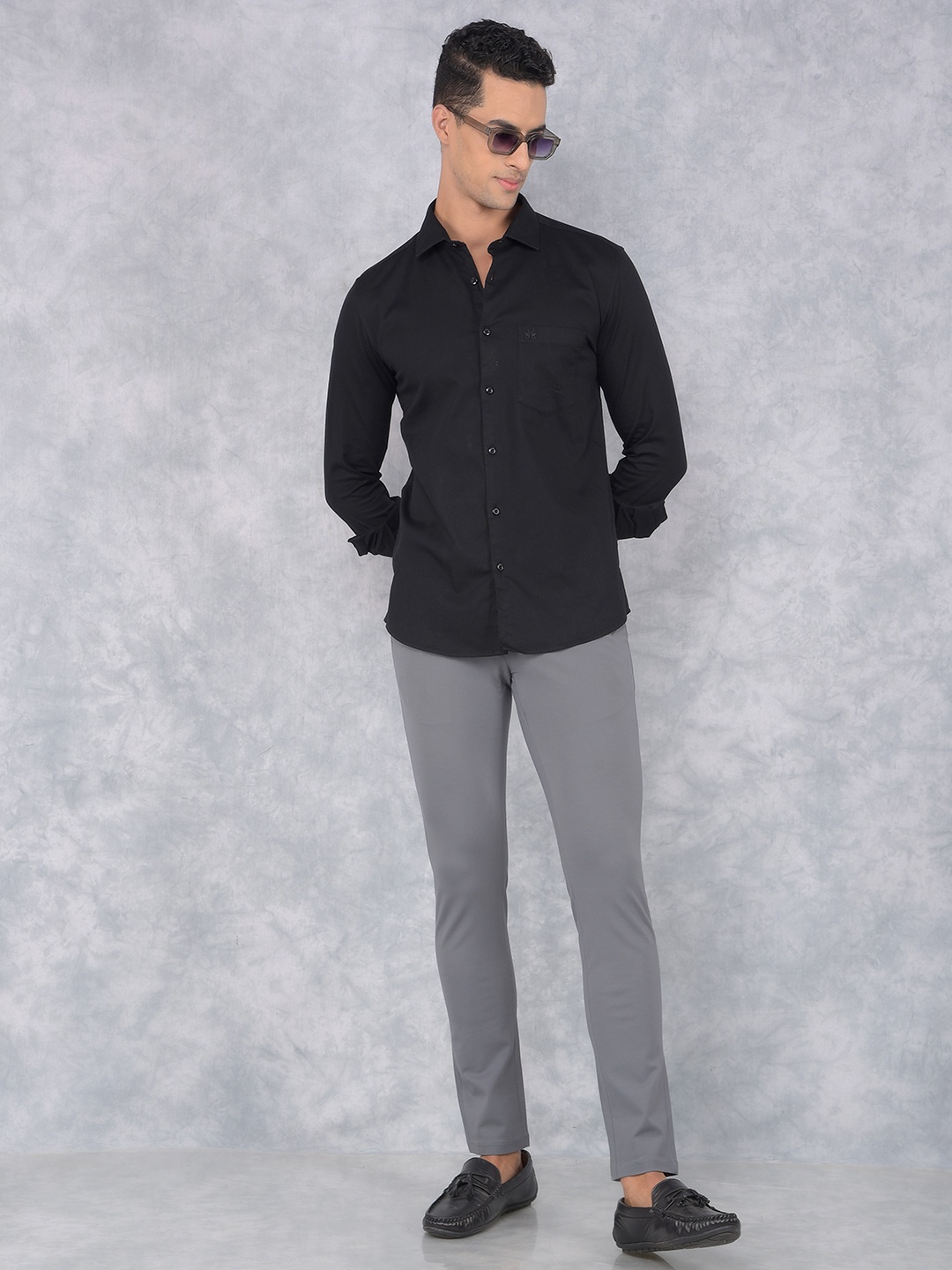 

Crimsoune Club Men Mid-Rise Slim Fit Formal Trousers, Beige