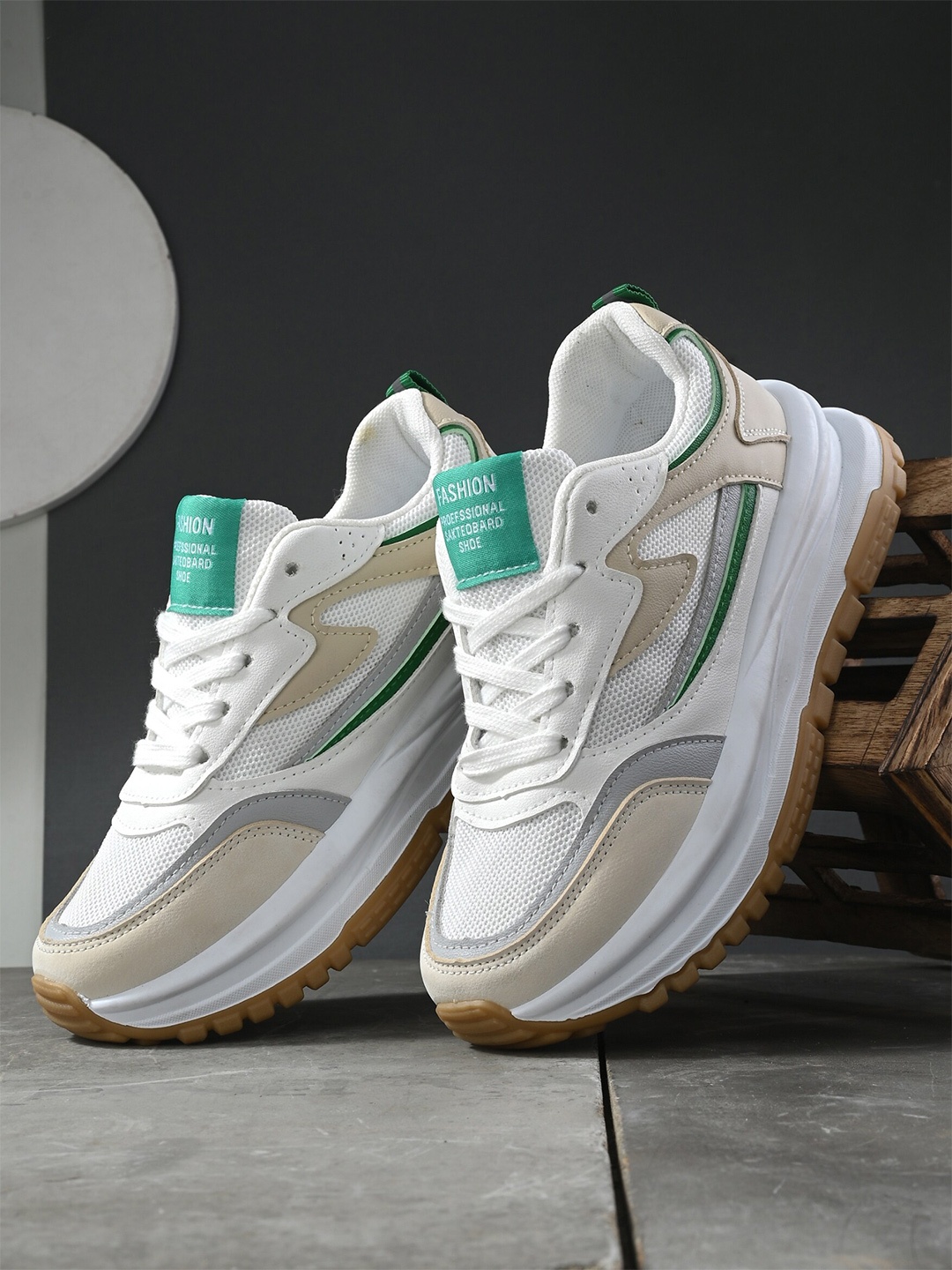 

Roadster Women Beige & Green Colourblocked Mesh Non-Marking Walking Shoes